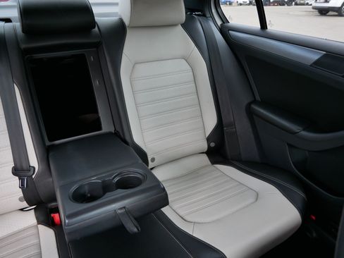 Used 2016 Volkswagen Jetta Sport FWD image 14