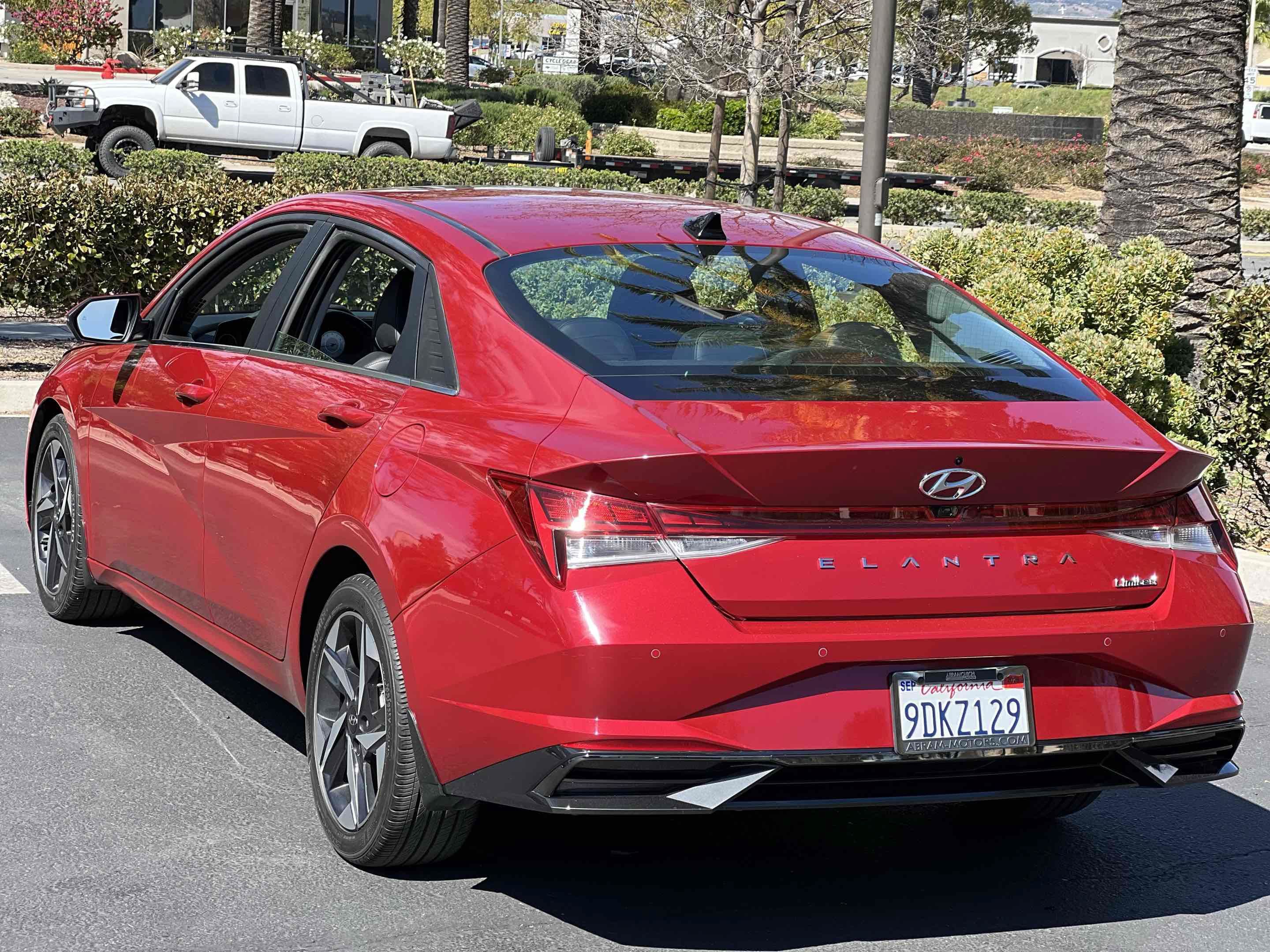 Used 2023 Hyundai Elantra Limited FWD image 61