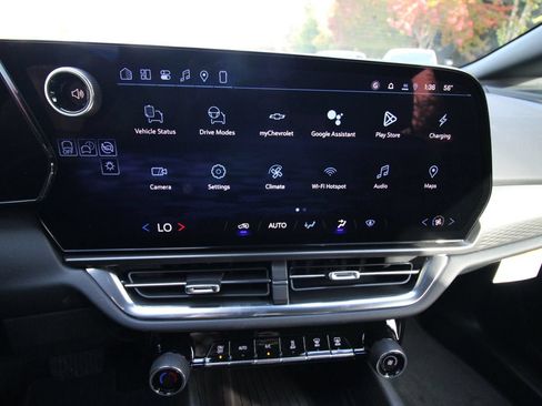 Certified 2026 Chevrolet Equinox EV LT FWD image 15