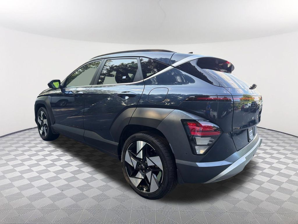 Used 2024 Hyundai Kona Limited FWD image 7