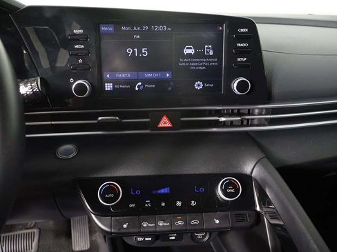 Used 2022 Hyundai Elantra SEL w/ Convenience Package FWD image 41