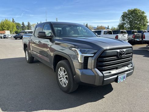 Used 2025 Toyota Tundra SR5 w/ SR5 Premium Package image 5