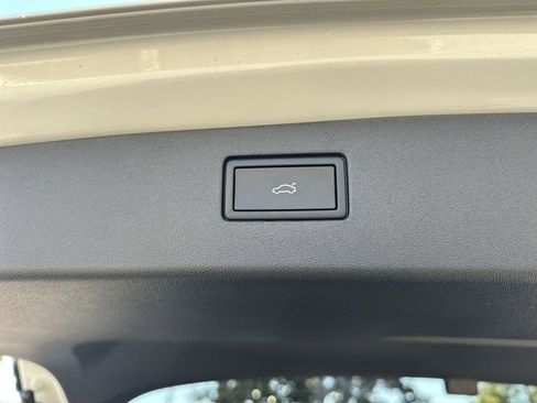 New 2026 Volkswagen Tiguan SE image 25