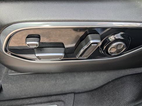 Used 2025 Jeep Grand Cherokee L Overland w/ Luxury Tech Group IV image 34