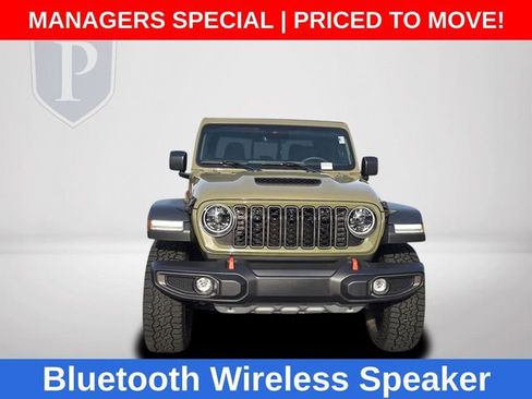Used 2025 Jeep Gladiator Mojave w/ Convenience Group AWD/4WD image 13