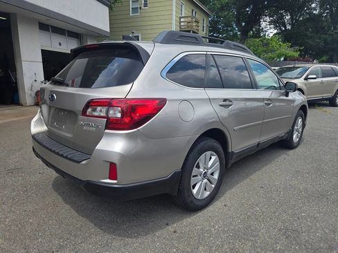 Used 2016 Subaru Outback 2.5i Premium AWD/4WD image 3