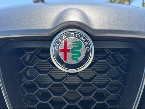 Used 2023 Alfa Romeo Stelvio Sprint RWD image 42
