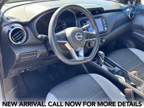 Used 2023 Nissan Kicks SR w/ SR Premium Package FWD image 8