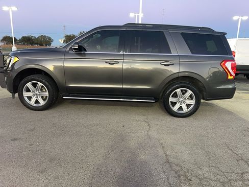 Used 2019 Ford Expedition XLT w/ Equipment Group 202A image 4