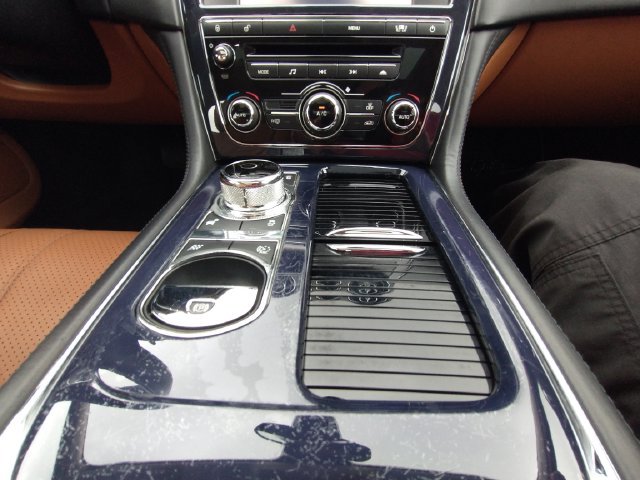 Used 2011 Jaguar XJ L RWD image 71