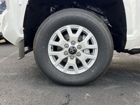 New 2025 Toyota Tacoma SR5 image 5