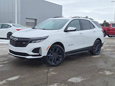 Used 2024 Chevrolet Equinox RS image 1
