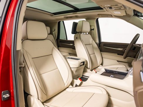 Used 2023 GMC Yukon Denali w/ Denali Reserve Package image 29