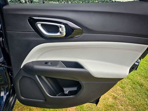 New 2026 Jeep Compass Limited AWD/4WD image 33