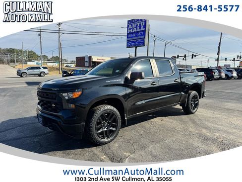 Used 2023 Chevrolet Silverado 1500 Custom image 1