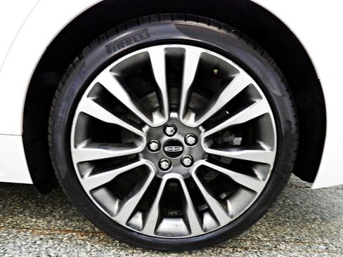 Used 2017 Lincoln Continental Select w/ Climate Package FWD image 21