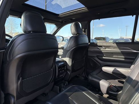 Used 2024 Jeep Grand Cherokee L Limited w/ Luxury Tech Group II image 13