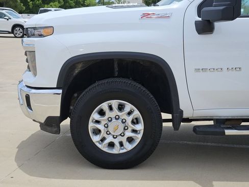 Used 2026 Chevrolet Silverado 2500 LT AWD/4WD image 14