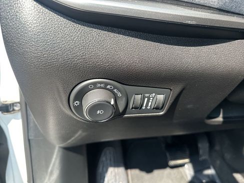 Used 2024 Jeep Compass Latitude image 19