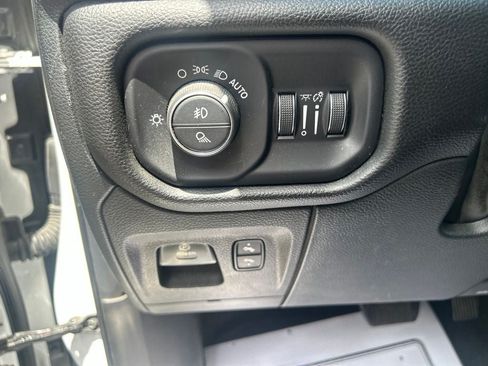 Used 2022 RAM 1500 Laramie w/ Sport Appearance Package AWD/4WD image 14