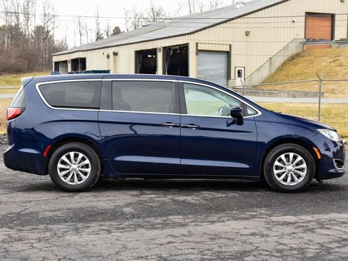 Certified 2019 Chrysler Pacifica Touring Plus image 2