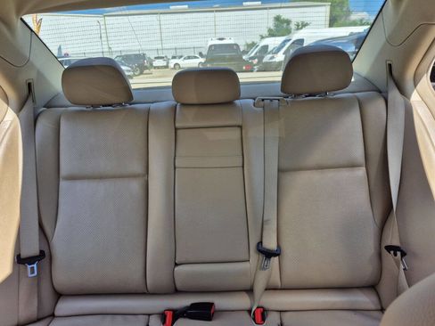 Used 2011 Mercedes-Benz C 300 4MATIC Sedan image 24