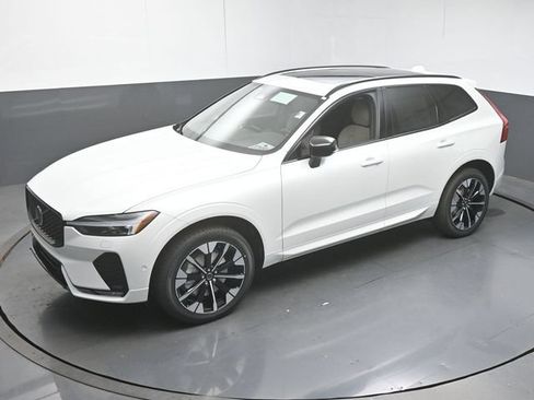New 2026 Volvo XC60 B5 Plus w/ Protection Package Premier AWD/4WD image 45