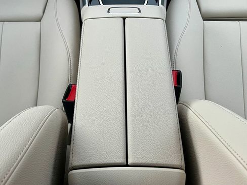 Certified 2025 Mercedes-Benz GLA 250 4MATIC image 22