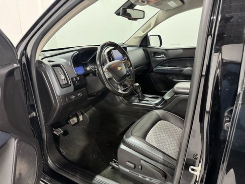 Used 2018 Chevrolet Colorado Z71 AWD/4WD image 16