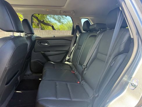 Certified 2022 Nissan Rogue SV w/ SV Premium Package FWD image 9