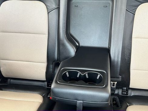 Used 2021 Ford Escape Titanium image 27