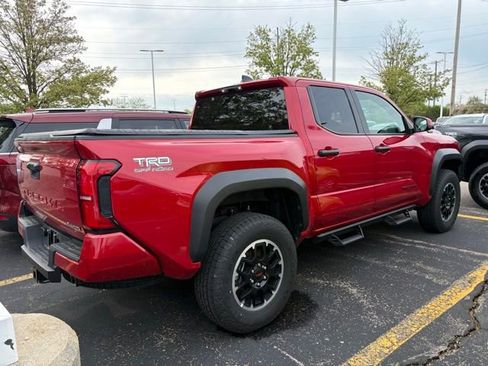 Used 2025 Toyota Tacoma TRD Off-Road AWD/4WD image 6