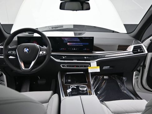 New 2026 BMW X5 sDrive40i w/ Climate Comfort Package RWD image 39