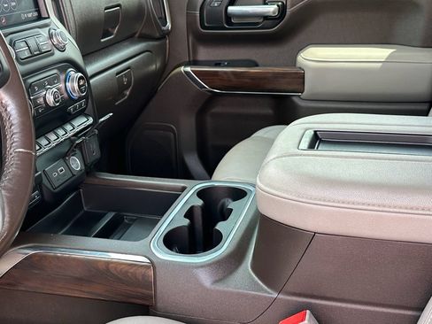 Used 2021 GMC Sierra 1500 SLT AWD/4WD image 18