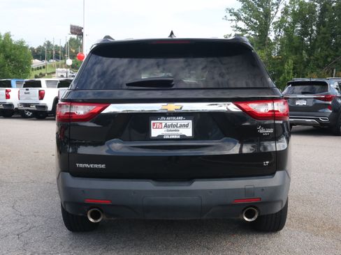 Used 2021 Chevrolet Traverse LT w/ LT Premium Package FWD image 3
