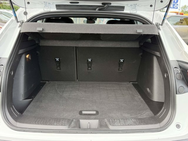 Certified 2024 Chevrolet Trax RS w/ Sunroof Package FWD image 11