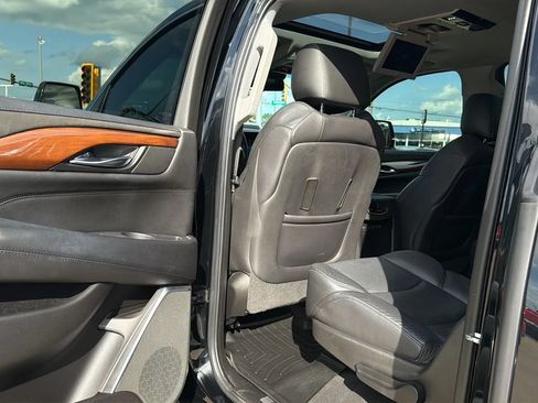 Used 2019 Cadillac Escalade ESV Premium Luxury AWD/4WD image 50