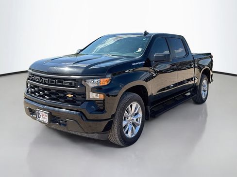 Used 2024 Chevrolet Silverado 1500 Custom RWD image 3