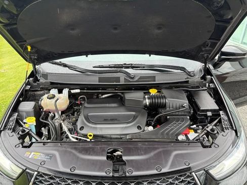 Used 2024 Chrysler Pacifica Touring-L FWD image 24