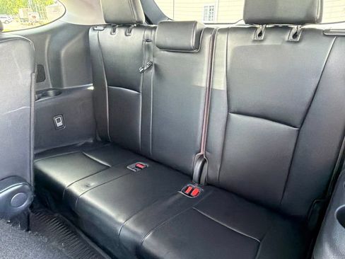Used 2021 Toyota Highlander XLE AWD/4WD image 15