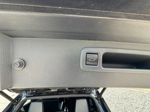 Used 2021 Toyota Highlander XSE AWD/4WD image 28