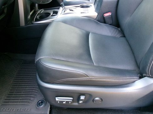 Used 2024 Toyota 4Runner Limited RWD image 12