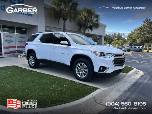 Used 2020 Chevrolet Traverse LT image 1