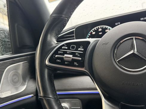 Used 2023 Mercedes-Benz GLE 350 4MATIC w/ AMG Line Exterior image 16