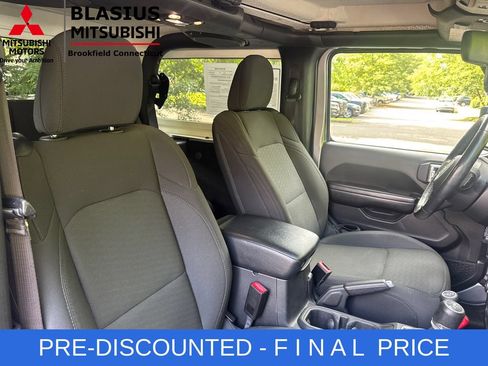 Used 2020 Jeep Wrangler Sport AWD/4WD image 22