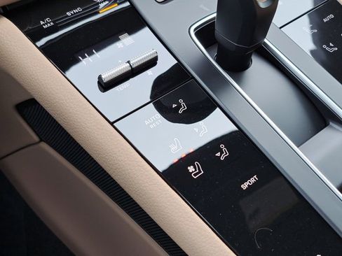 Used 2026 Porsche Macan image 34