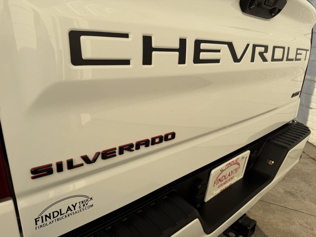 Used 2023 Chevrolet Silverado 1500 RST w/ Redline Edition AWD/4WD image 12