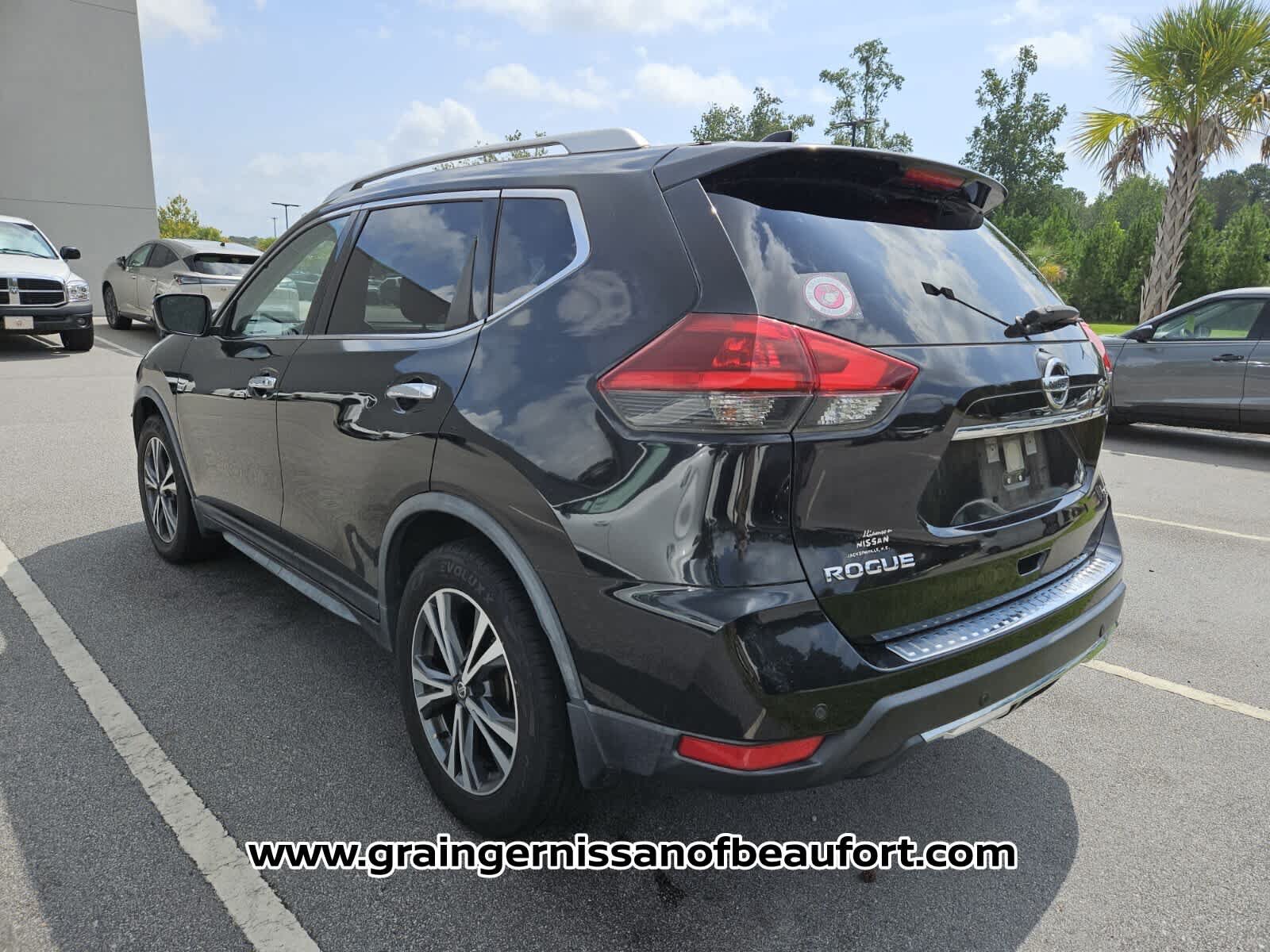 Used 2019 Nissan Rogue SV w/ Premium Package FWD image 10