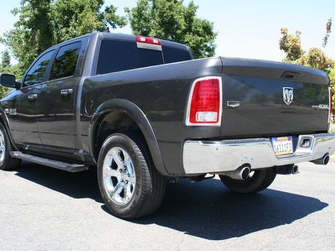 Used 2017 RAM 1500 Laramie AWD/4WD image 7