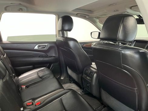 Used 2017 Nissan Pathfinder Platinum w/ Midnight Edition Package FWD image 14